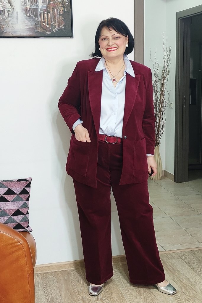 Burgundy corduroy outfit with tweed blazer for fall